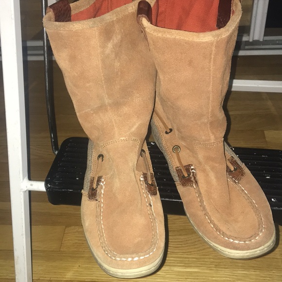 Boots - Picture 2 of 7